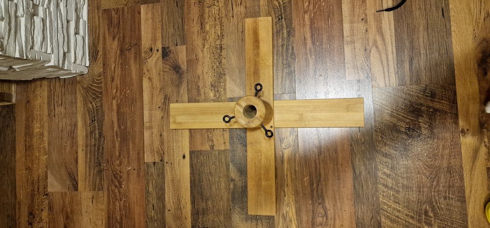 Suport brad Crăciun lemn