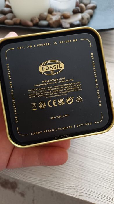 Vând ceas de damă Fossil, curea din piele naturală, nou, nepurtat.