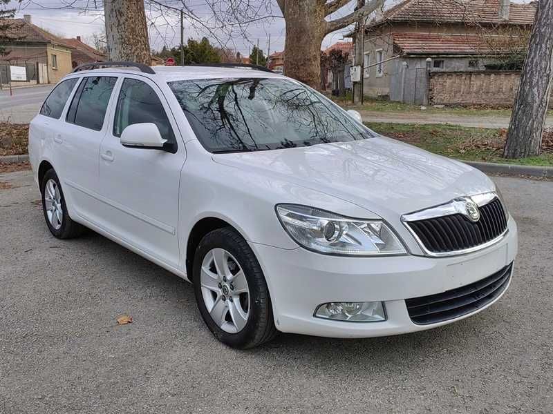 Skoda Octavia 1.6TDI ТОП*Един собственик*Сервизна книжка*хубави гуми