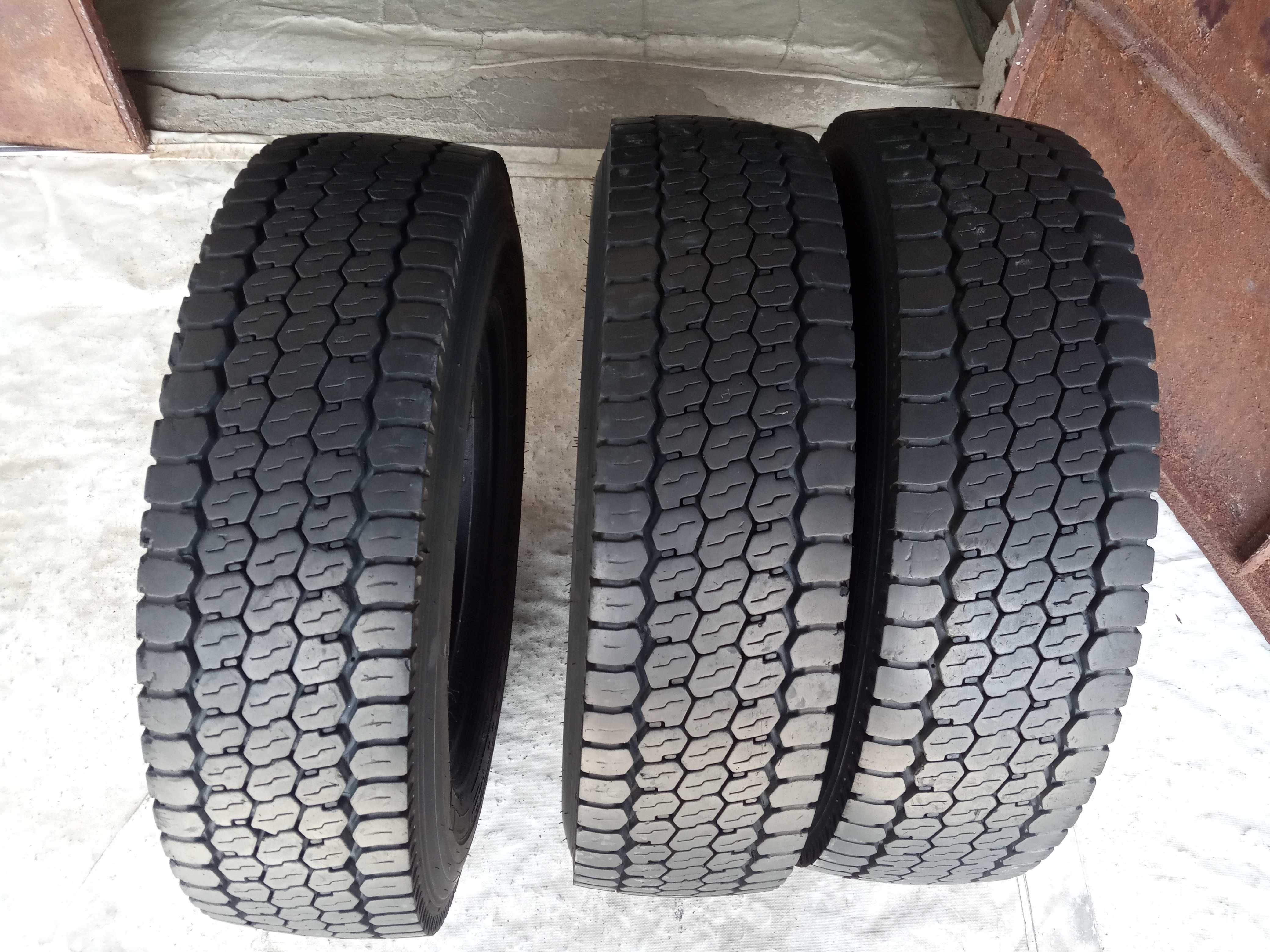 Тежкотоварни гуми 205/75R17.5 Pirelli Triathlon TR:01 124/122M 12PR