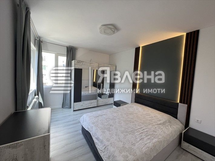 Дава се под наем Тристаен апартамент в Бургас, Лазур - 85 кв.м за 750 € - Снимка #2