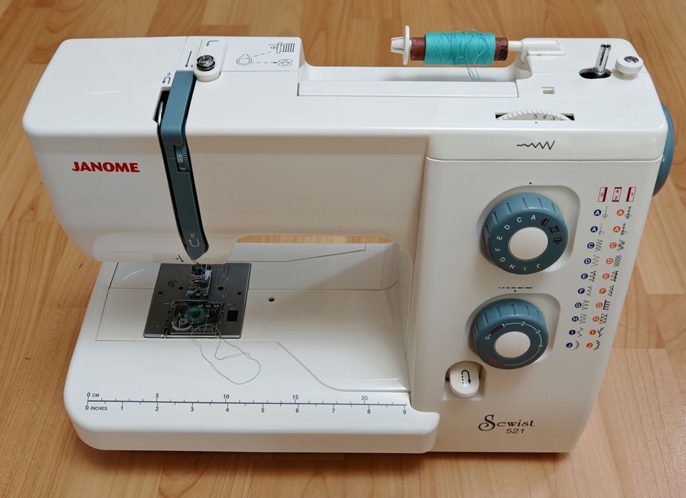 Швейная машина JANOME Sewist 521