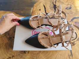 Обувки модел валентино