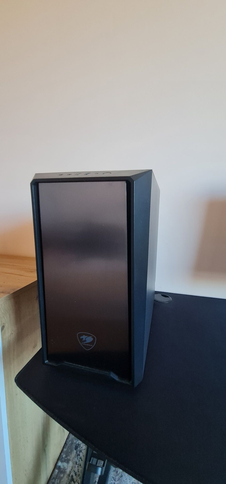 Геймърски компютър COUGAR+Монитор Dell