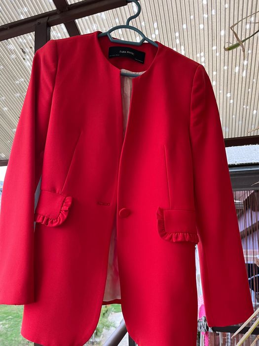 Zara-червено сако