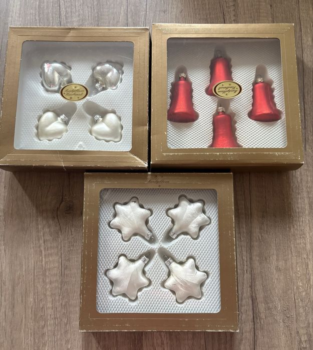 Стъклени играчки за елха.