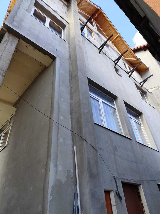 Oportunitate de investitie in STRAJA! Pensiune cu 10 camere