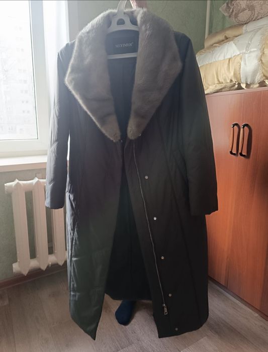 Пальто зимнее женское.