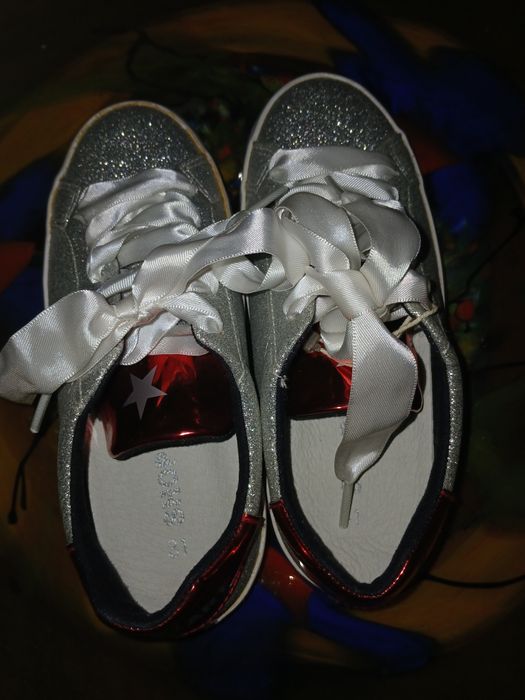 Teniși fete marimea 31