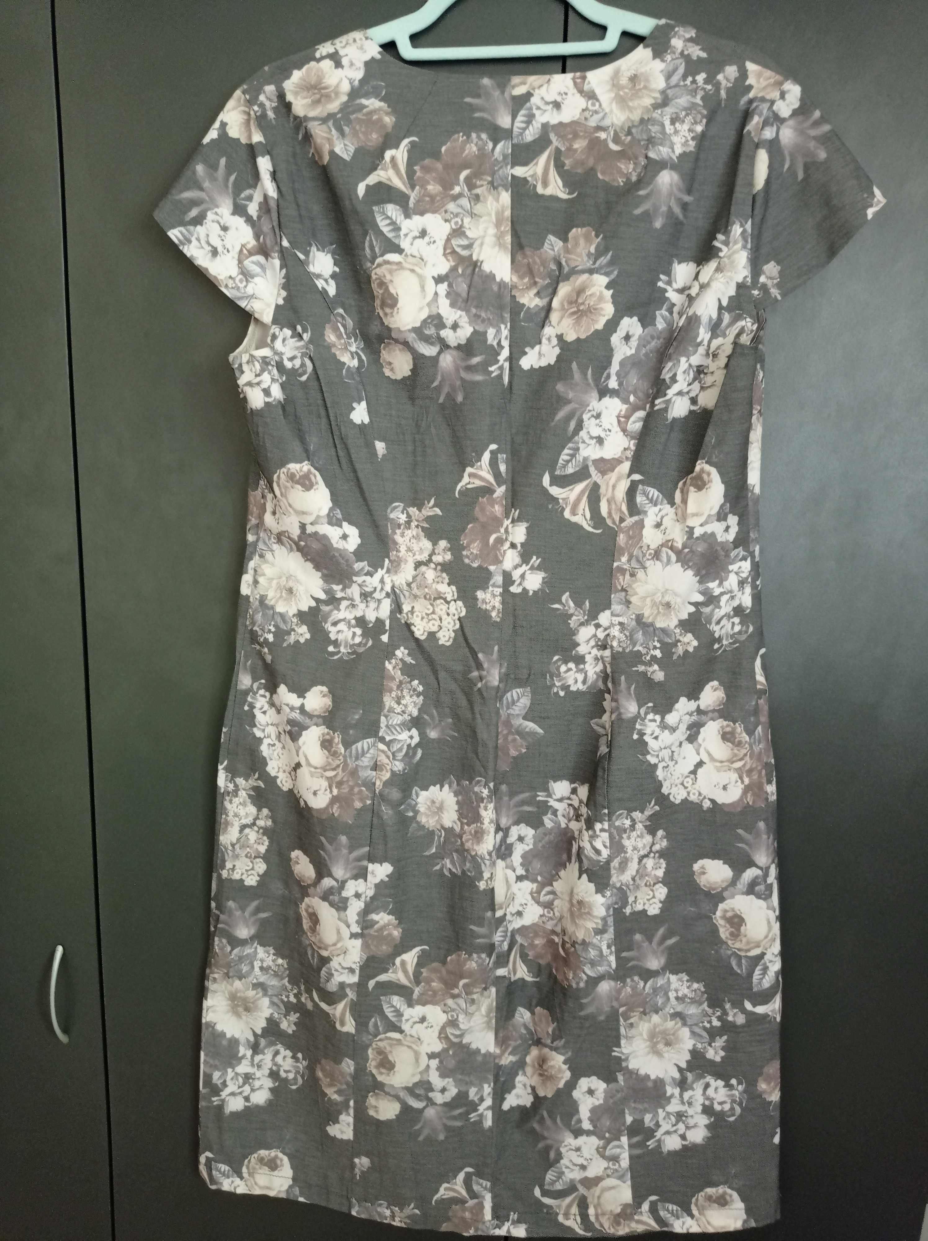 Дамска рокля с флорален принт, размер 54