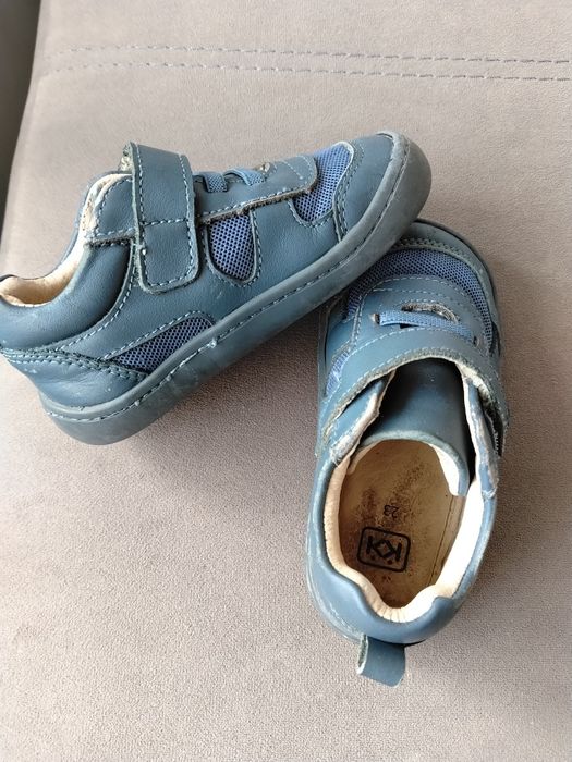 Подарявам детски обувки Колев и Колев