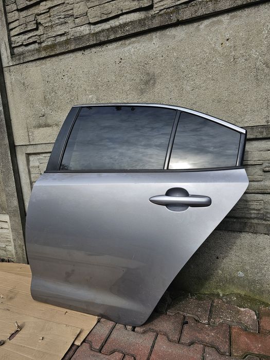 Usa stinga spate completa toyota corolla e21 berlina impecabila