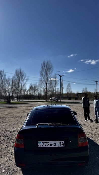 Приора 1 полукс хэтчбек. В Хорошем техническом состоянии