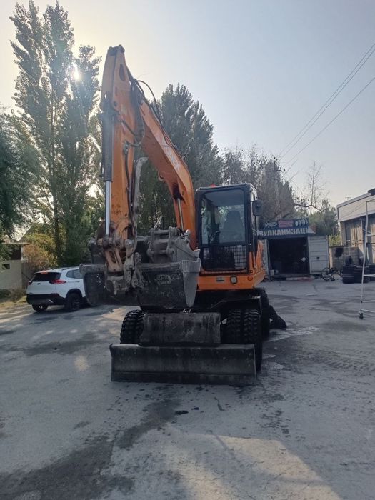 Ekskovator rodeks xolati zor komplektida hamma narsasi bor narxi kelis