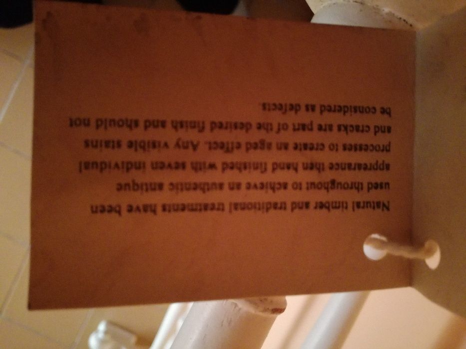 Огледало със състарена рамка