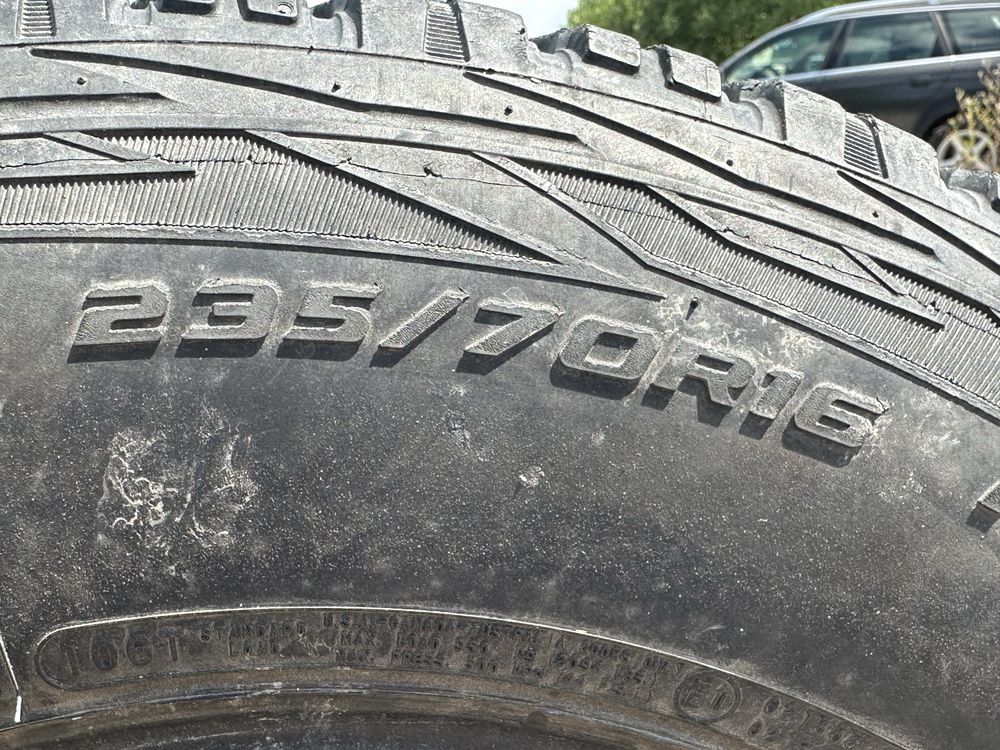Гуми за джип 235/70/16
