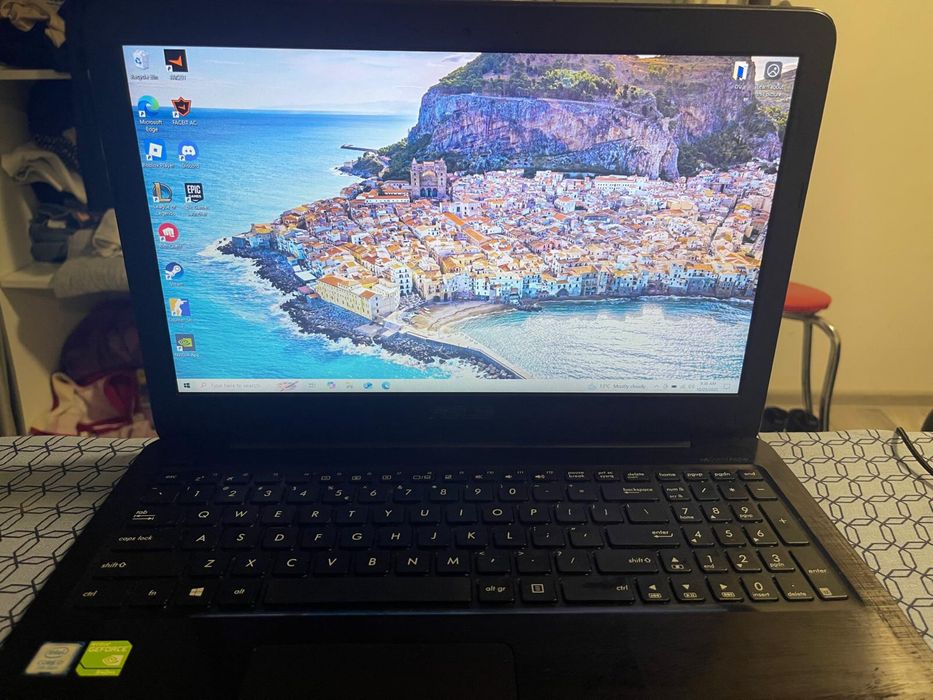 De vanzare ,laptop gaming