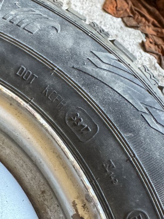 Продавам джанти със гуми 4х100 13 ки