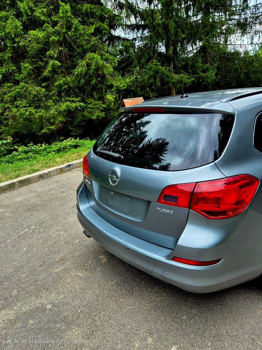 Opel Astra J Sports Tourer