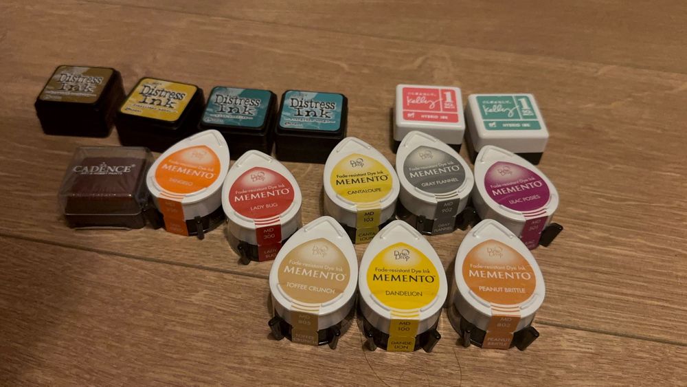 15 Tusiere Distress Ink mini pads, memento, cadence & Kelly