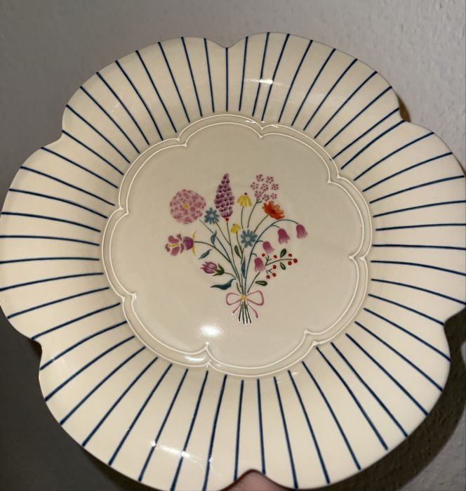 Тарелка обеденная