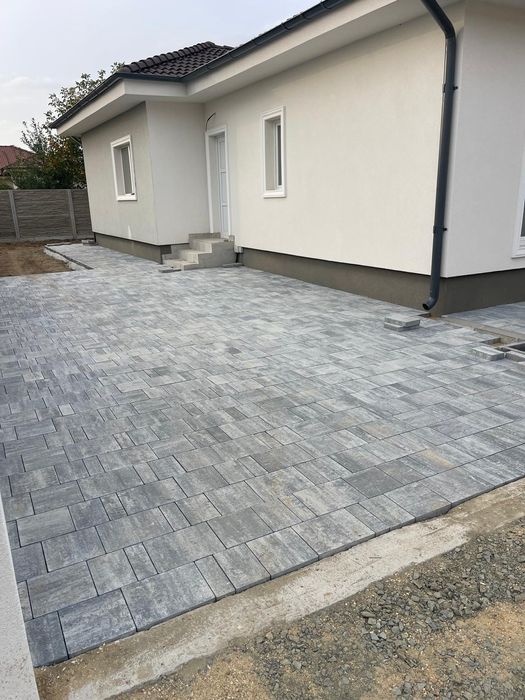 Vand duplex casa mosnita noua toate utilitatile langa asfalt