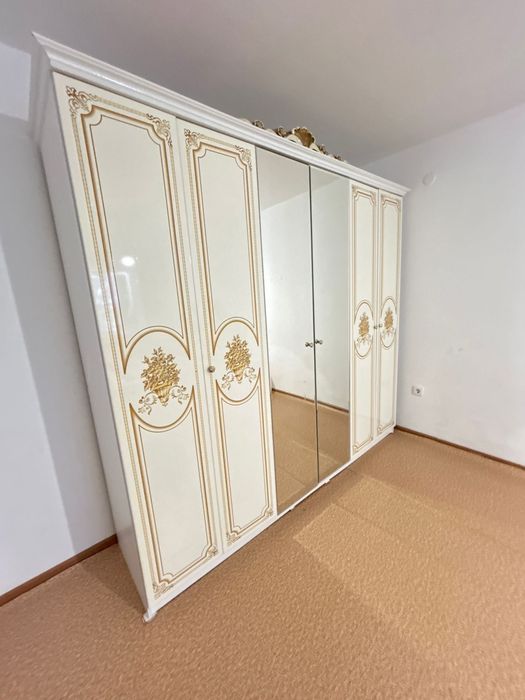 Продам шкаф 6 ти дверьная