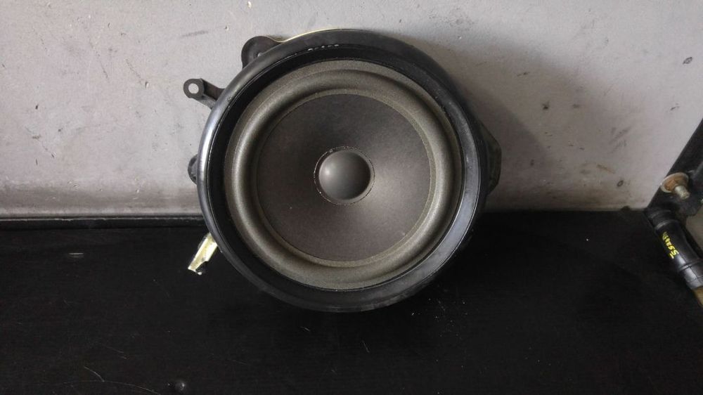 Boxa auto stanga spate audi a4 b7 8e0035411 2752507175