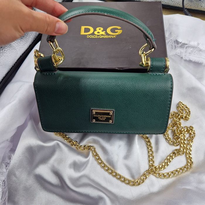 Сумка от DolGe Gabbana  натуральная кожа есть коробка