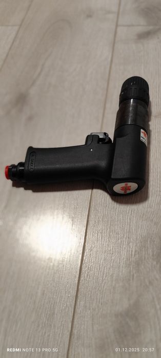 Mașină de găurit sau șlefuit pe aer