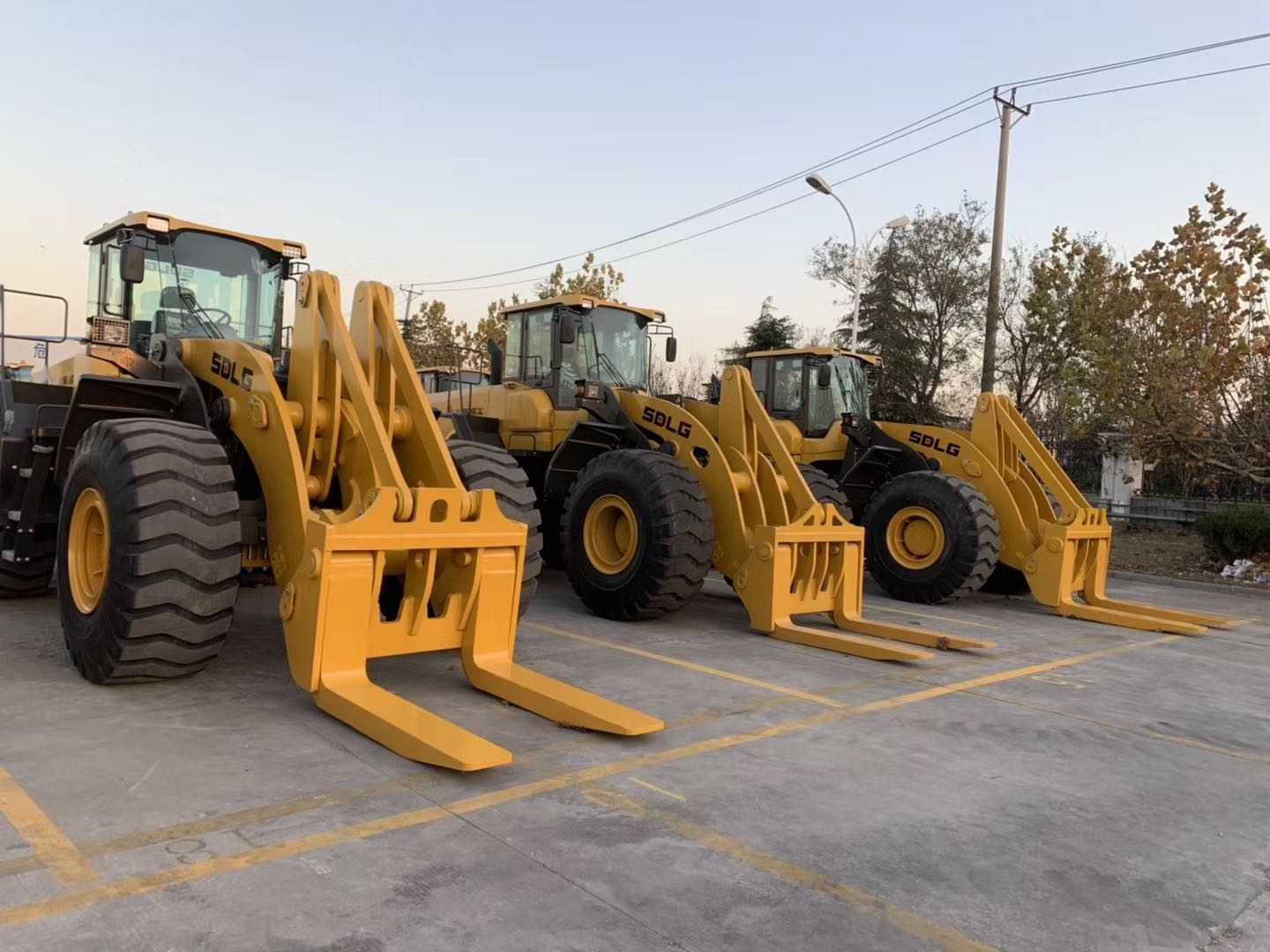 Фронтаный вылочный погрузчик  SDLG LFT26F есть с 22тон до 30тон