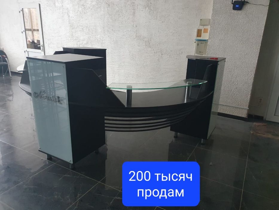 Стол рабочий для салонов, офисов