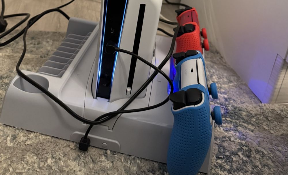 Многофункциональная охлаждающая подставка для консоли Sony PS 5