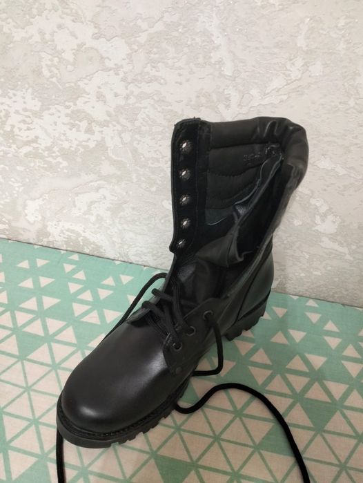 Продам женские обуви. Сопаги и берцы 38 размера, туфли 39 размера.