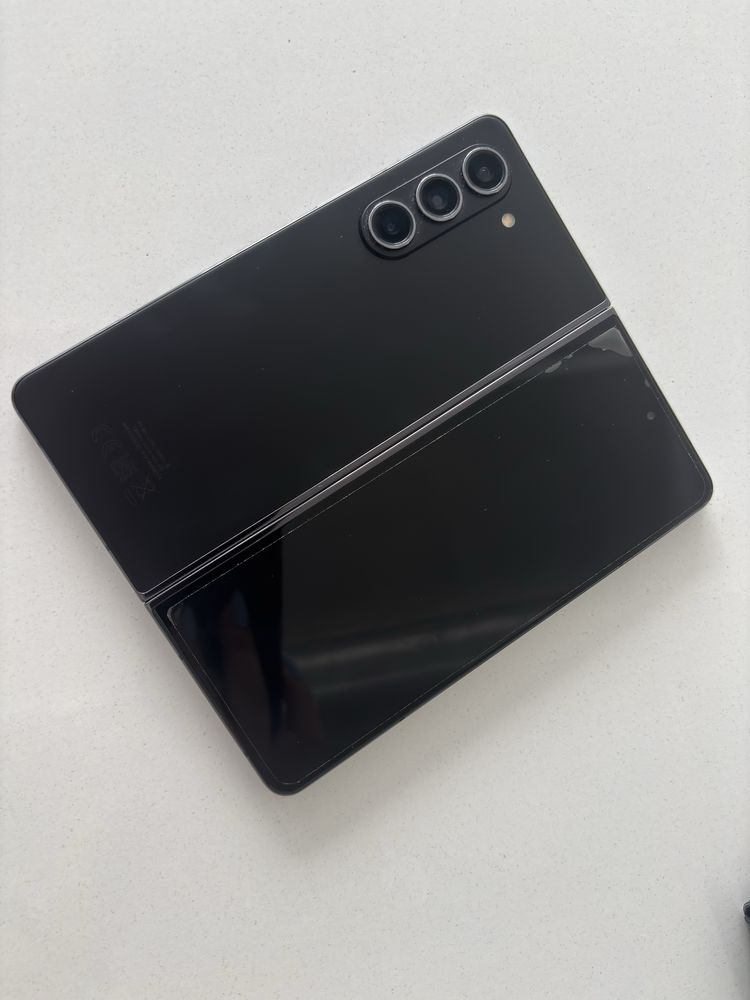 Samsung Z Fold 5 - черен