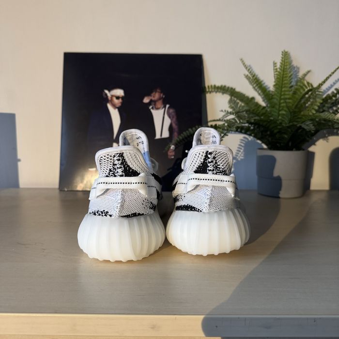 Adidas Yeezy Boost 350 V2
