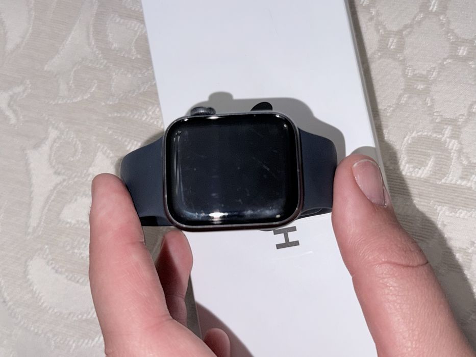 Часы apple watch SE2020