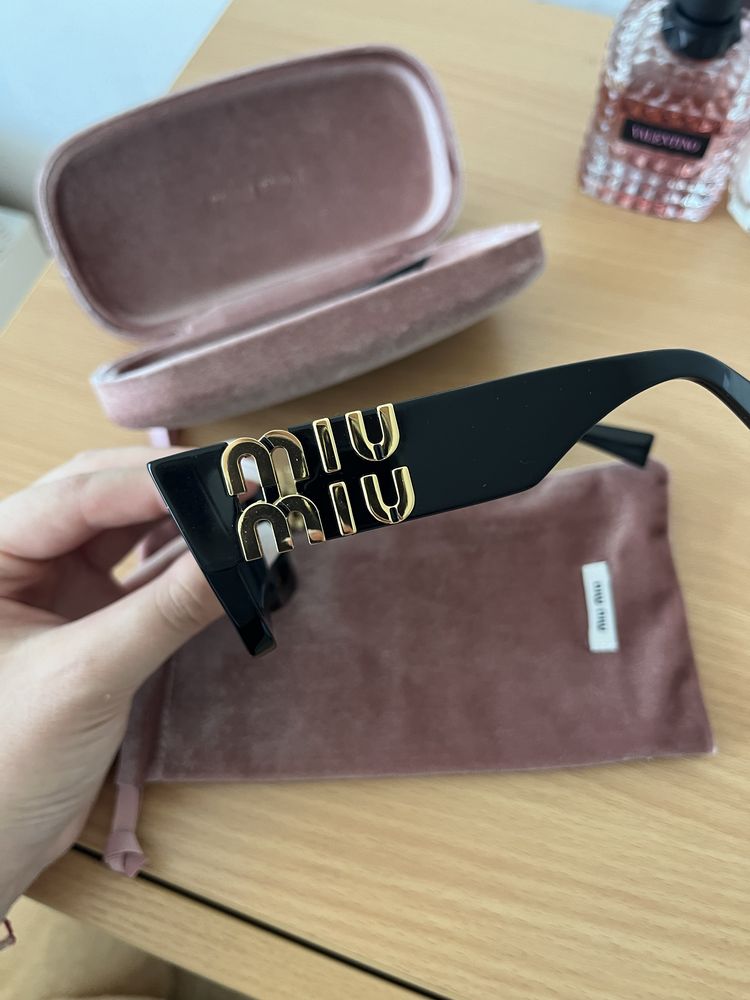 Слънчеви очила Miu Miu