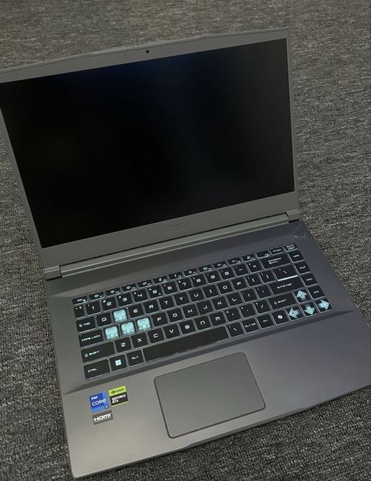 Laptop MSI Thin 15