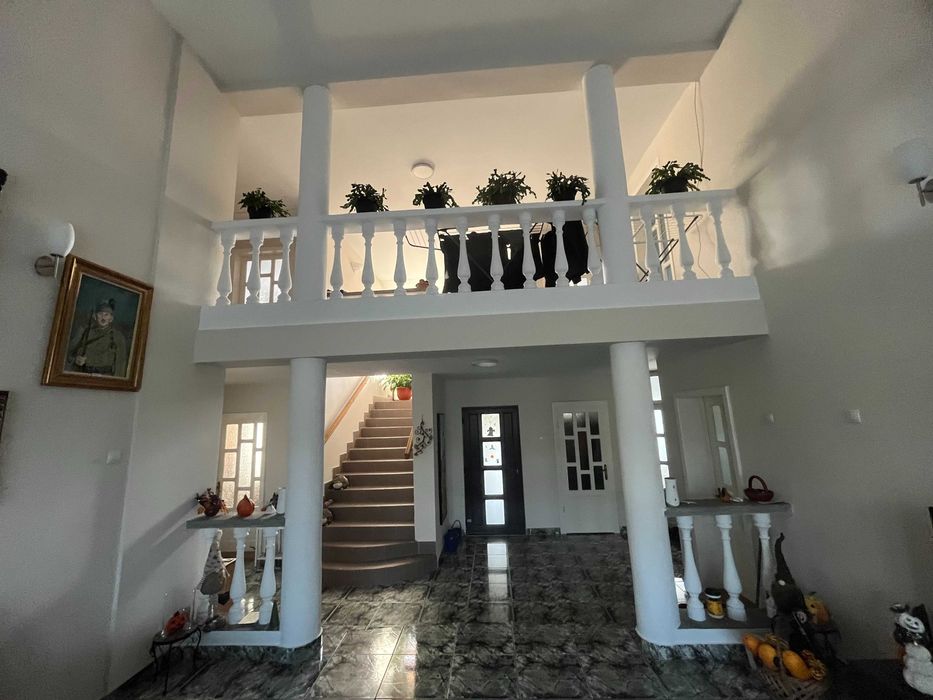 Casă și 3300 mp. teren în Sigmir .Diferite variante