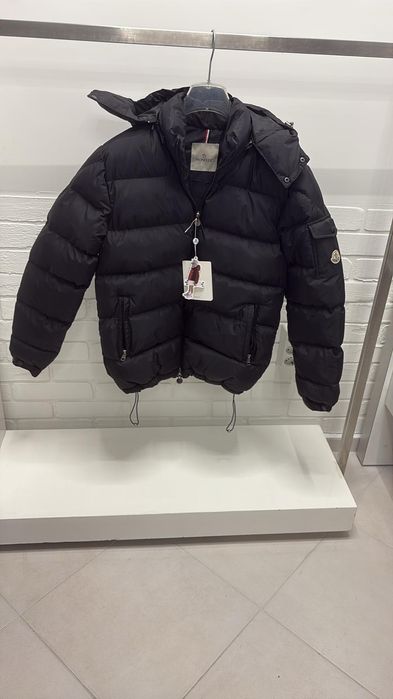 Зимно яке със сваляща се качулка