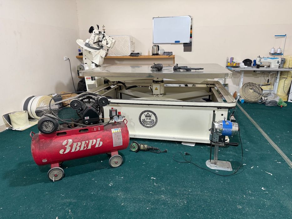 машина для окантовки матрасов Singer 300U