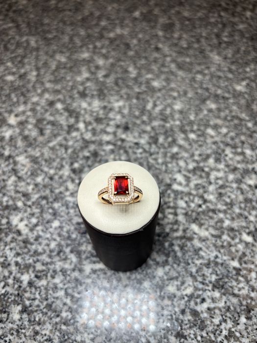 Золотое кольцо 585 проба срочно !!!