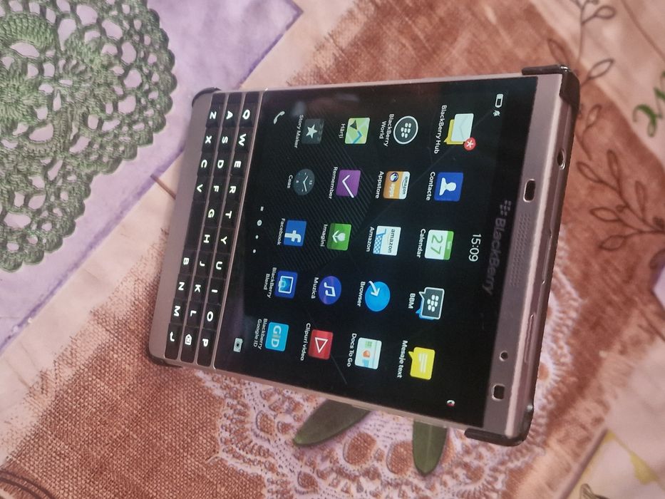 BlackBerry passport silver edition