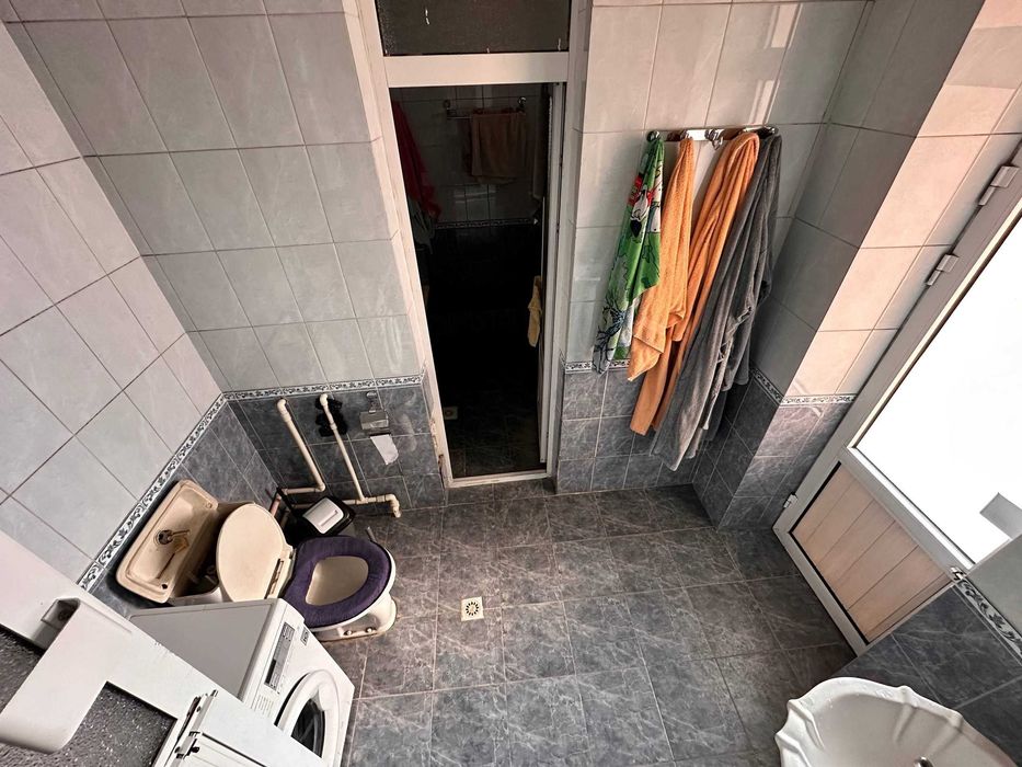 Қиргулида 8 сотикли ховли уй сотилади