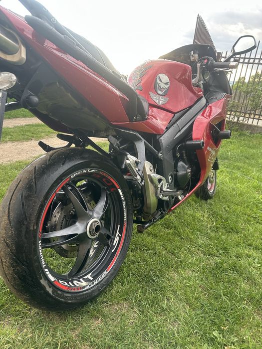 Triumph sprint st 1050