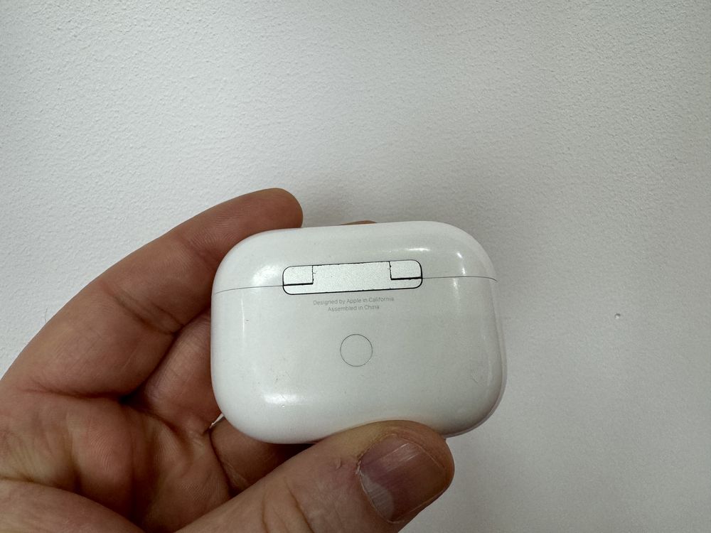 AirPods Pro, generatia 1