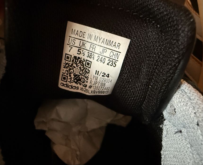 Adidas Barreda ОРИГИНАЛНИ дамски маратонки - 38,5/24,5см