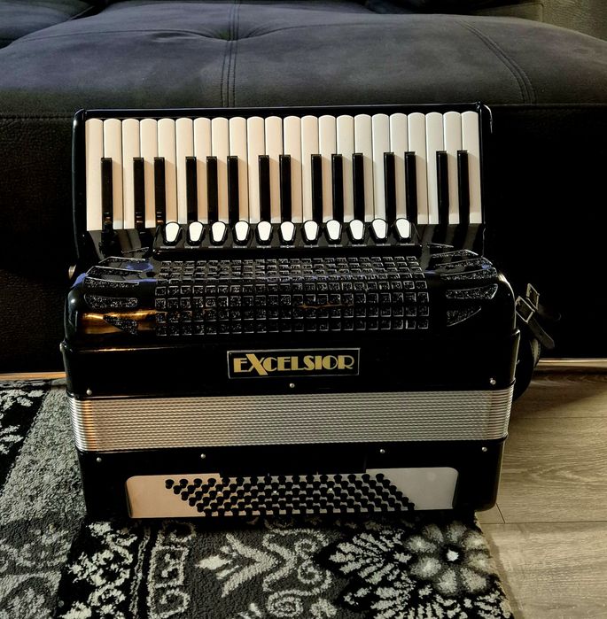 Acordeon Excelsior model 1304