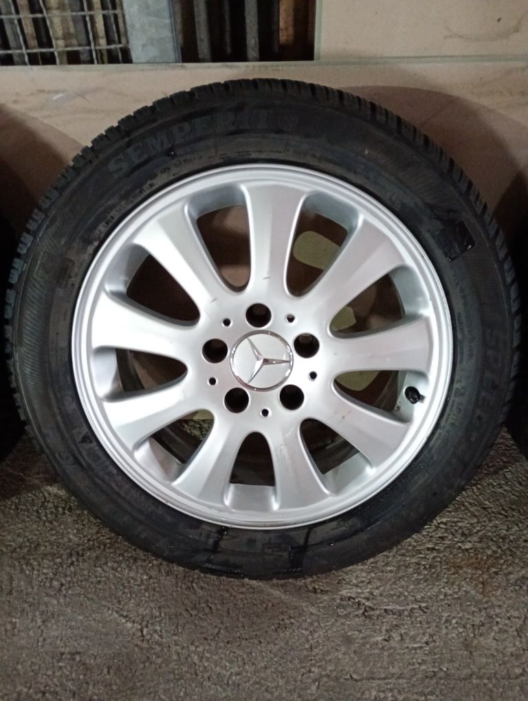 MERCEDES джанти със зимни гуми 205/50/16 6J ET46 5x112 цо 66,6